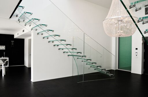 Mistral Ganzglas - a clear Ganzglastreppe Design