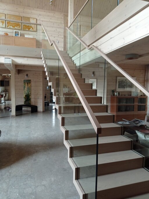 Honka - Zickzack Treppe Ukraine Siller Treppen 1