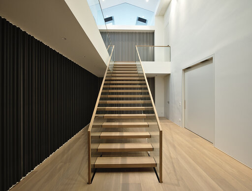 Mistral Monumental - Siller Treppen Design Glastreppe Wangen in einem Stück MünchenPB300018