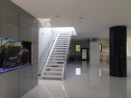 Future - modern Treppendesign weiß lackiert Siller Treppen