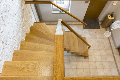 Faltwerk Royal - Zickzack faltwer Treppen Siller Holz oak Treppen Glasgeländer Handlauf England 4