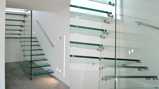 Ganzglastreppe mit Podest, Ganzglastreppen mit Podest - Podest Treppe in Glas