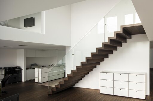 Zig-Zag Straight - Zigzag straight Treppen Holz Treppen Glasgeländer Siller Germany 2