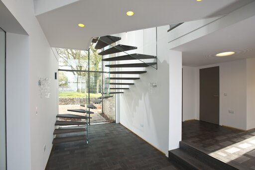 Mistral gewendelt - modern Treppen